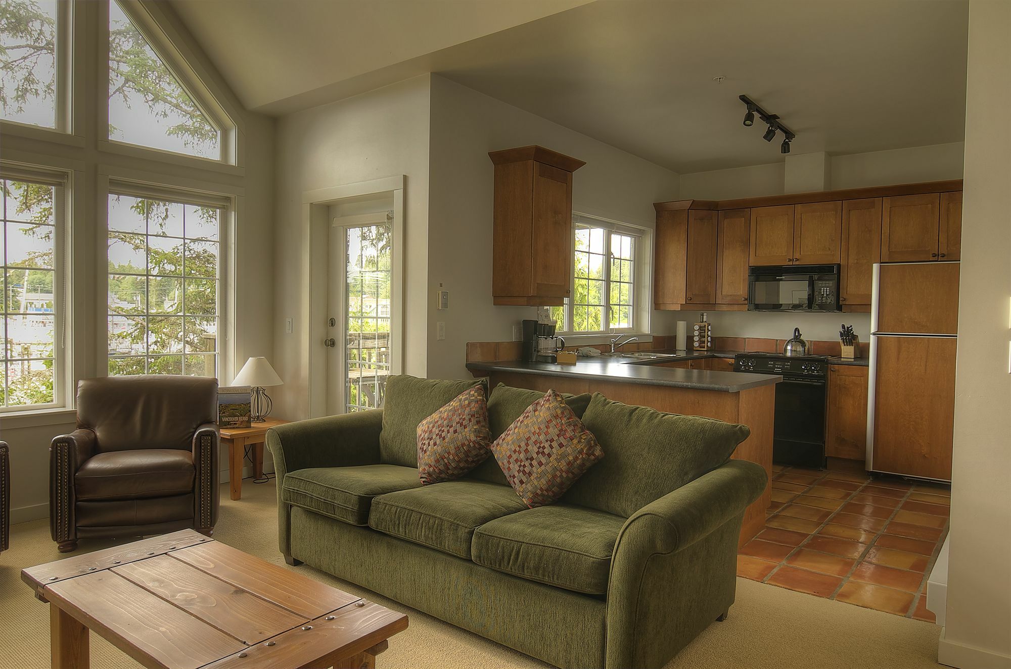 Waters Edge Shoreside Suites Ucluelet Exterior foto